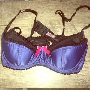 EUC • Sexy Little Things • Victoria’s Secret Bra💕